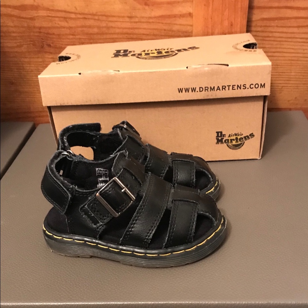 Toddler boy DR. MARTENS Black Air walk sandals